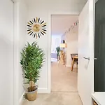 Host & - 1, Dane Court Apartamento