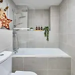 Host & - 1, Dane Court Apartamento